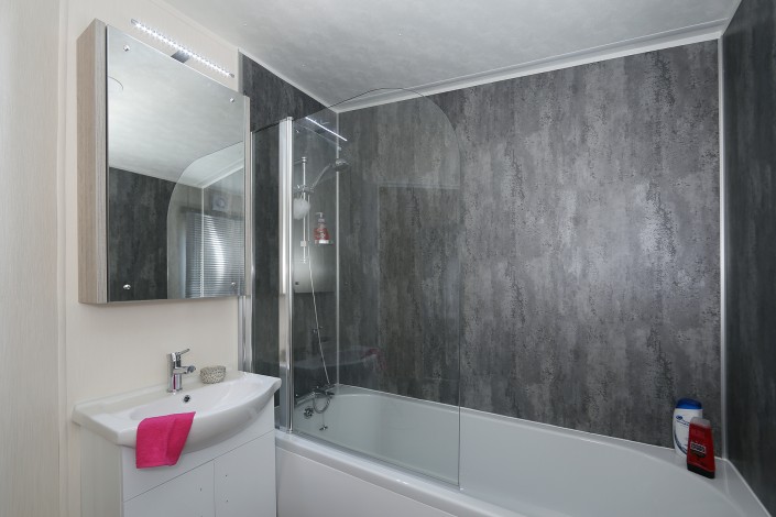 Superior Deluxe – Bath