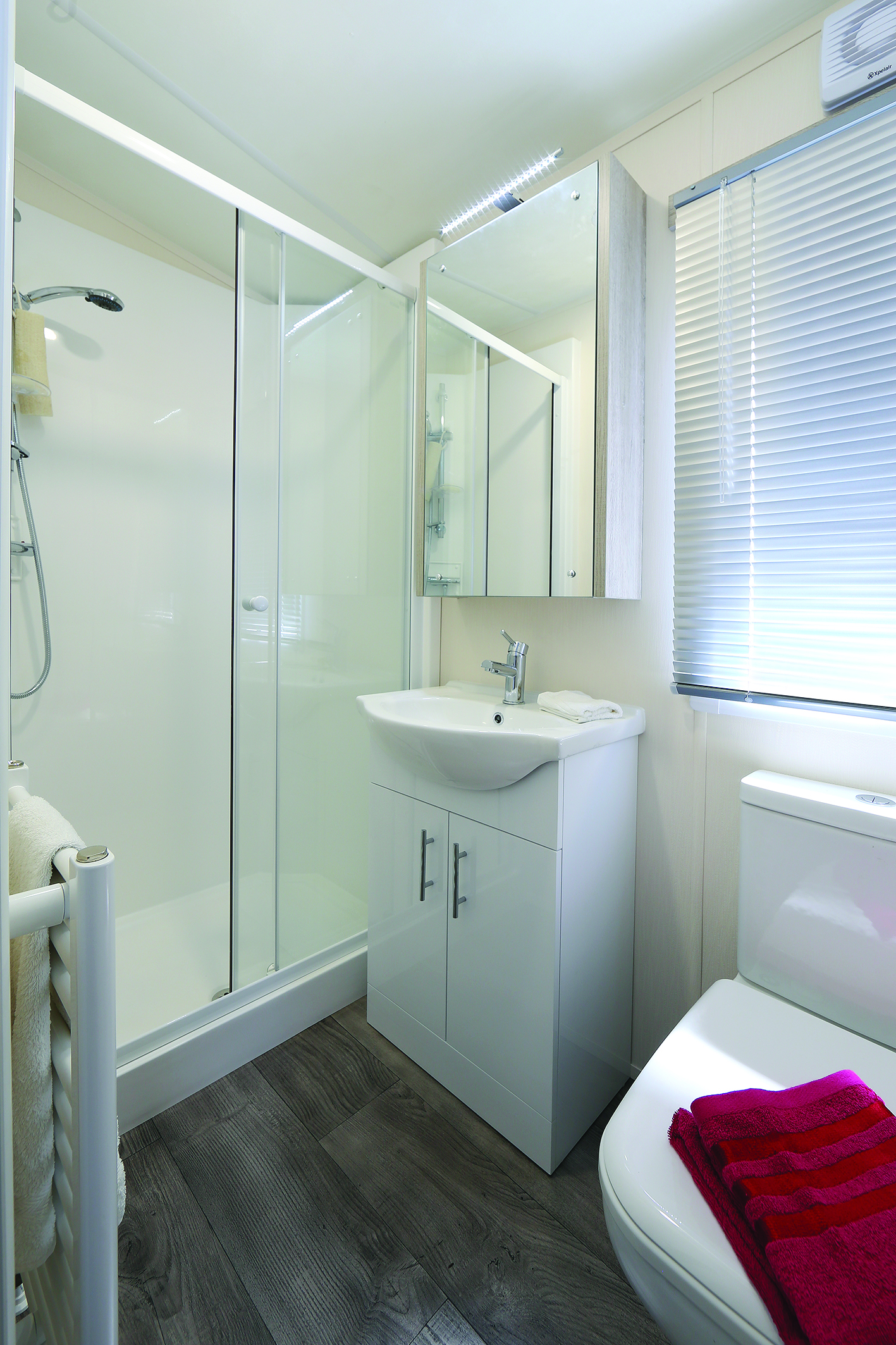 Superior Deluxe Shower EBCS Leisure